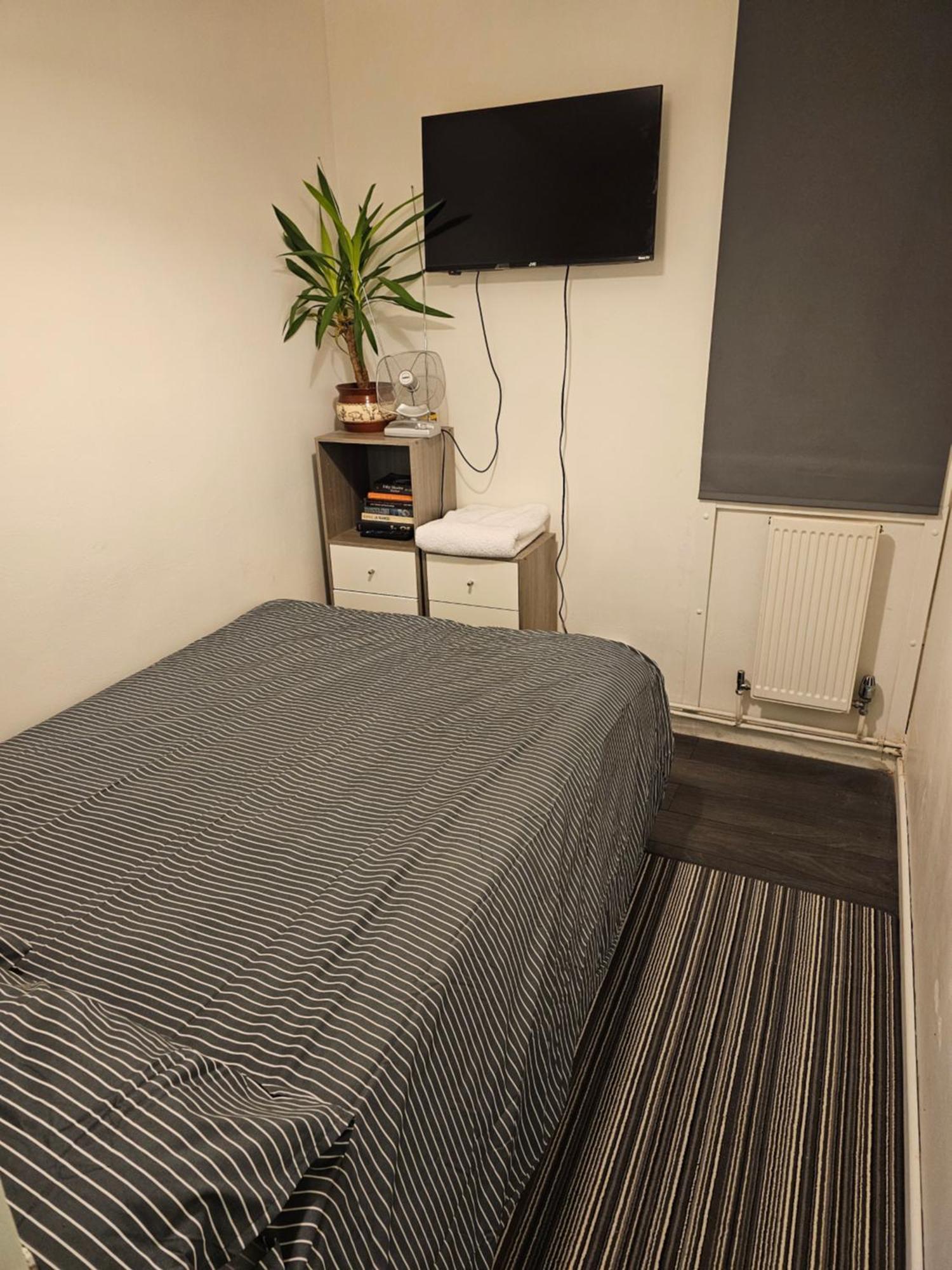 Charming Room Near Central London Exteriör bild